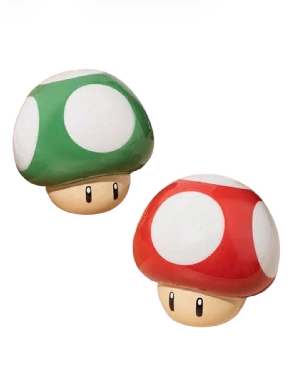 NIB Super Mario Mushroom Salt and Pepper Shaker Set
